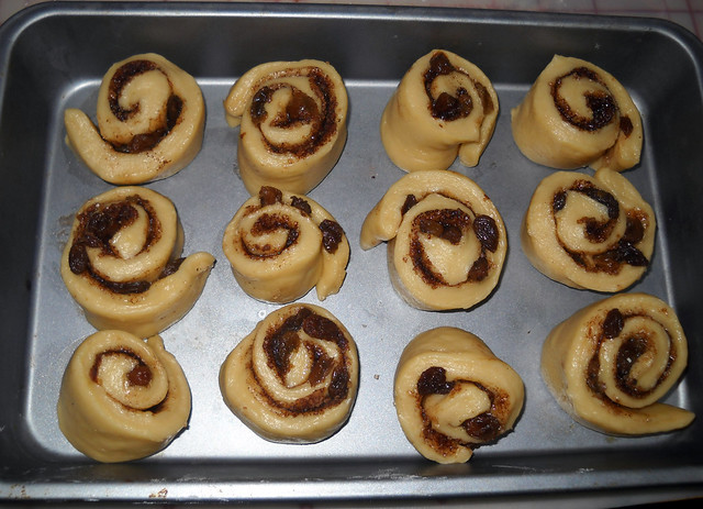 Cinnamon raisin rolls – Bánh mì nho quế | ♥♥♥ Bếp của Vy ♥♥♥