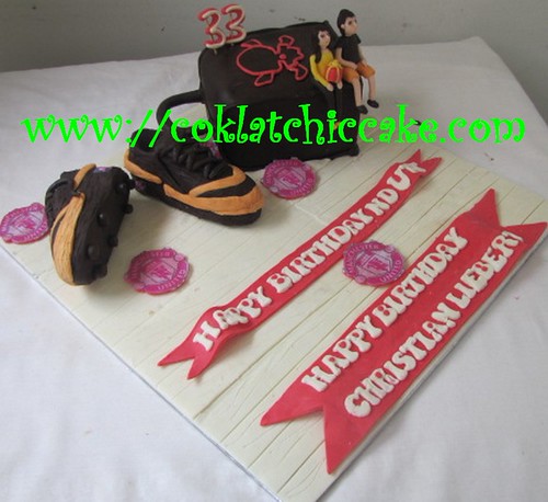 Kue ulang tahun sepatu nike hypervenom dan tas