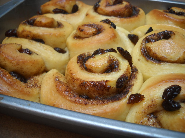 Cinnamon raisin rolls – Bánh mì nho quế | ♥♥♥ Bếp của Vy ♥♥♥