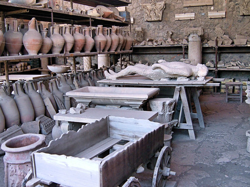 death cast Pompeii, Italy