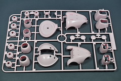 HG 144 7-Eleven BearGuy Gundam OOTB Unboxing Review (11)
