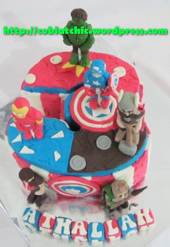 Cake The Avengers di cake bentuk angka 3