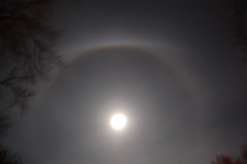 ice ring around moon from Sandy moisture (4)