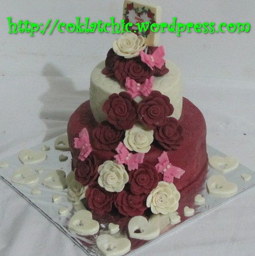 Cake wedding anniversary bunga mawar