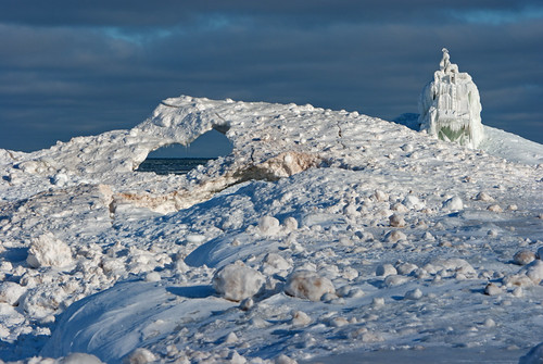 Grand Marais Harbor Outer Light Station