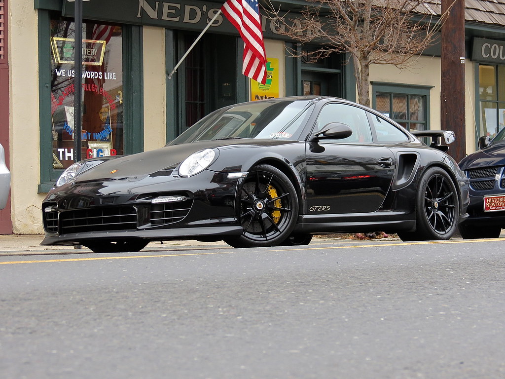 Black Porsche 997 GT2 RS