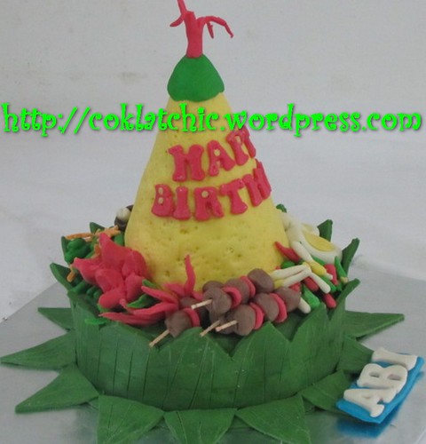 Cake Tumpeng