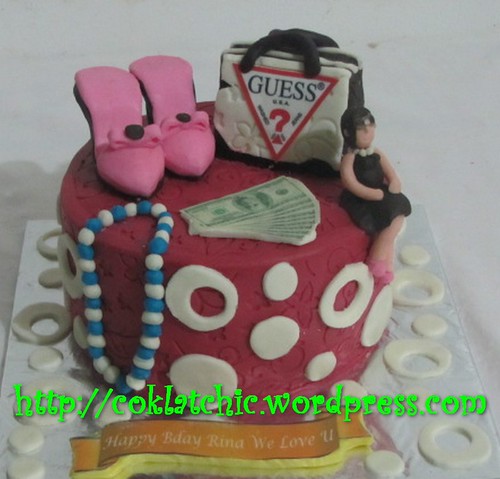 Cake Tas Guess, high heels dan kalung