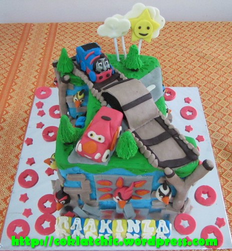 Cake Thomas dan Cars di angka 1