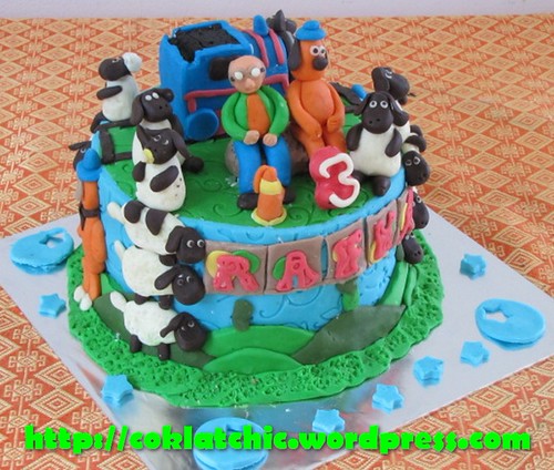 Cake Shaun the Sheep dan Thomas the Tank Engine