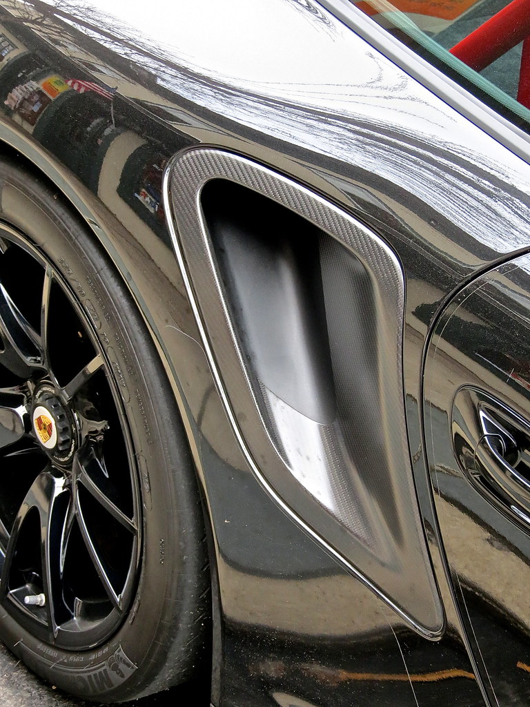 Black Porsche 997 GT2 RS