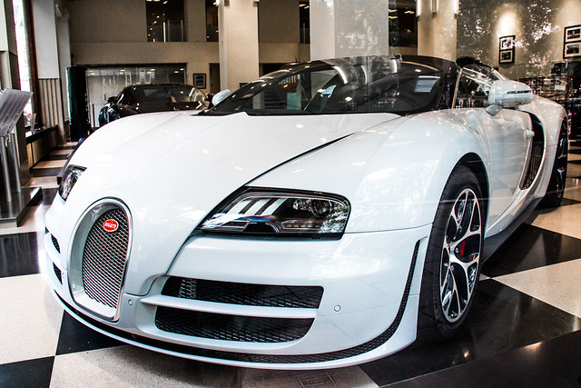 Bugatti veyron grandsport vitesse white blue 2012
