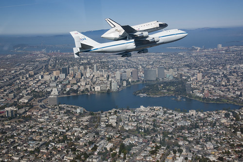 Endeavour Fly Over California (ED12-0317-008)
