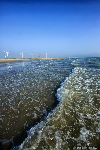 Windfarm beach, Mandvi, Kutch, Gujarat by Jayesh Bheda