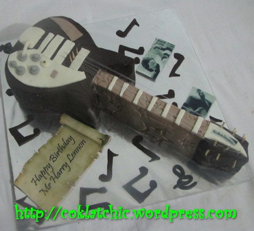 Cake Gitar rickenbacker John Lennon