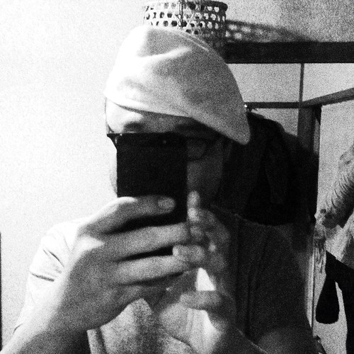 ホワイトベレー着。