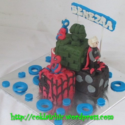 Miniature cake The Avengers