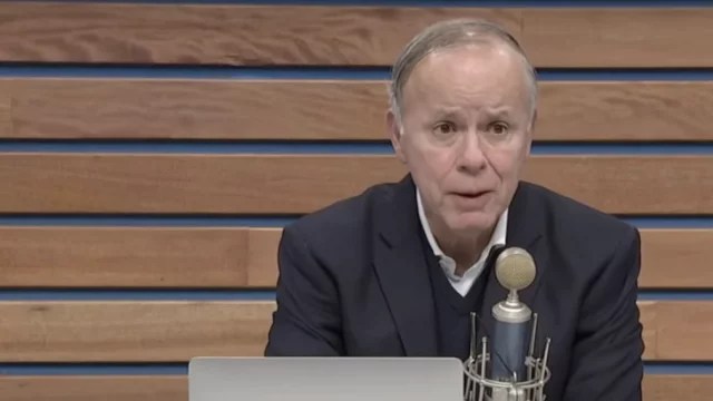 Ciro pide a AMLO probar corrupción. Esto, al presentar encuestas de 2006 y 2012 donde "inflaba" los datos a favor de Calderón y Peña.