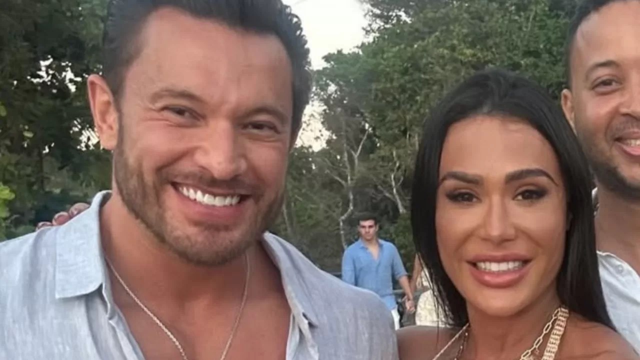 A Fila Andou: Gracyanne Barbosa Confirma Novo Affair na Bahia, Posa com Misterioso Musculoso e Web Vai à Loucura