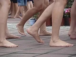ਨੰਗੇ ਪੈਰੀਂ ਚੱਲਣ Barefoot Lifestyle ਦੇ ਫਾਇਦੇ – ਆਸਟ੍ਰੇਲੀਆ ਤੇ ਨਿਊਜ਼ੀਲੈਂਡ ਦੇ ਲੋਕਾਂ ’ਚ ਵਧਿਆ ਰੁਝਾਨ