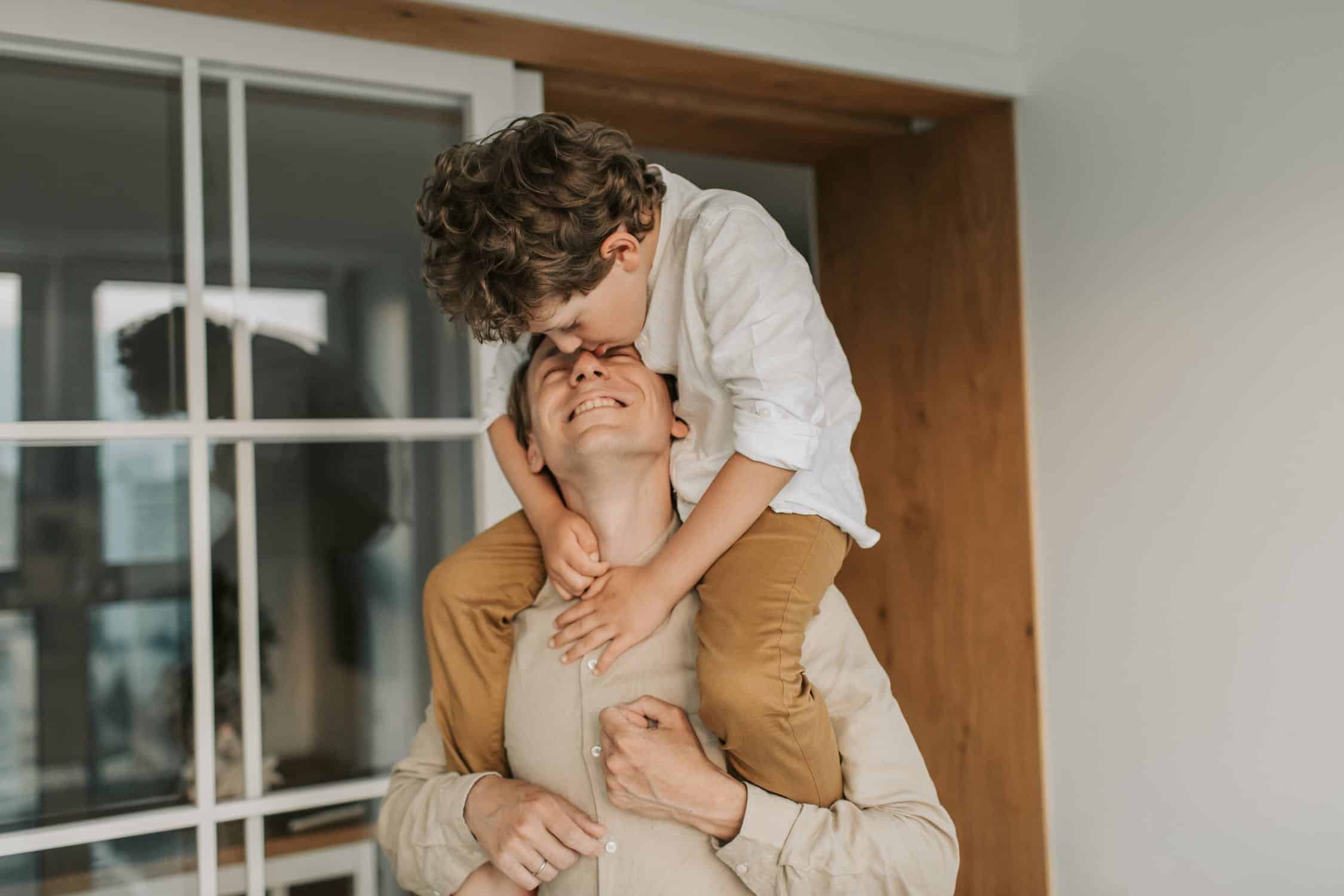 6 Tips for Dads to Boost Child’s Imagination and Curiosity