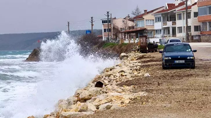 Kuzey Ege Denizi için fırtına uyarısı: Rüzgar 75 km/saate ulaşacak