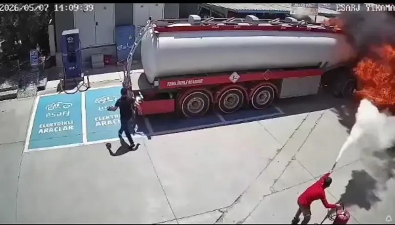 Muğla Fethiye’de Faciaya Ramak Kala: Akaryakıt İstasyonunda Mazot Tankeri Alev Aldı, O Anlar Kamerada