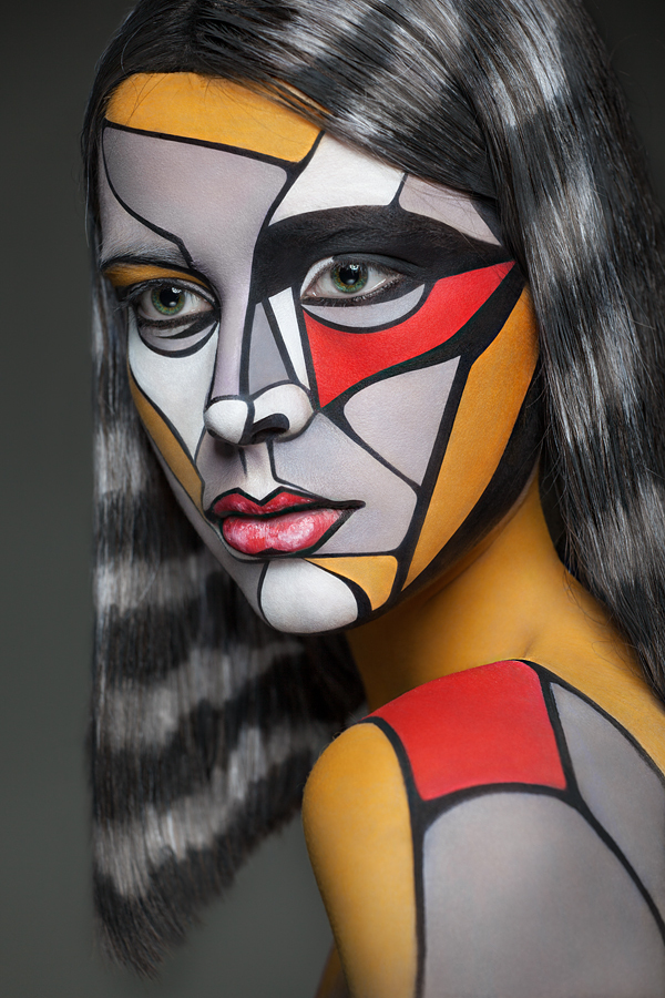 Surreal Painted Faces Make Us Question What We Are Seeing