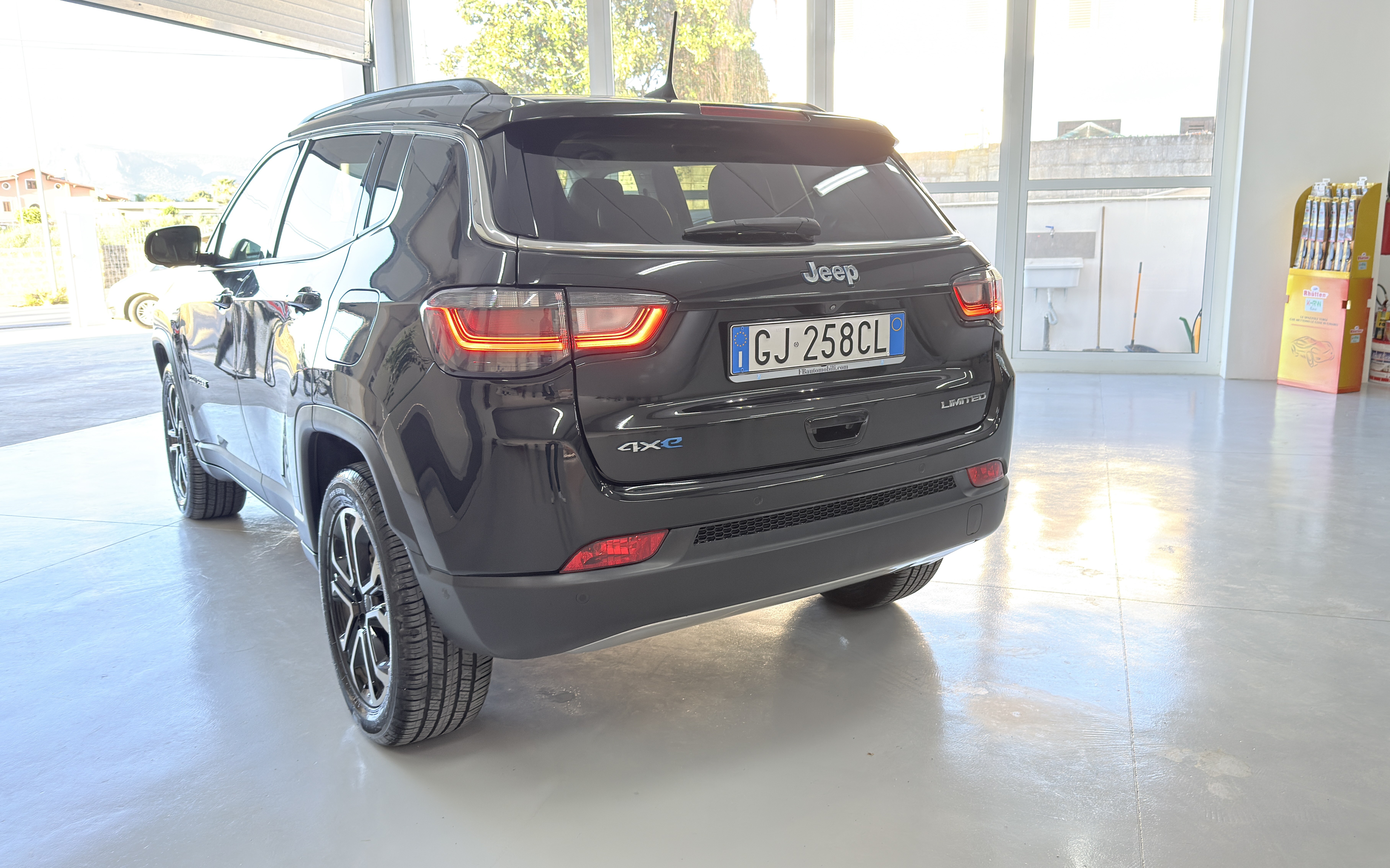 Jeep Compass 1.3turbo Phew 4xe Limited Automatica