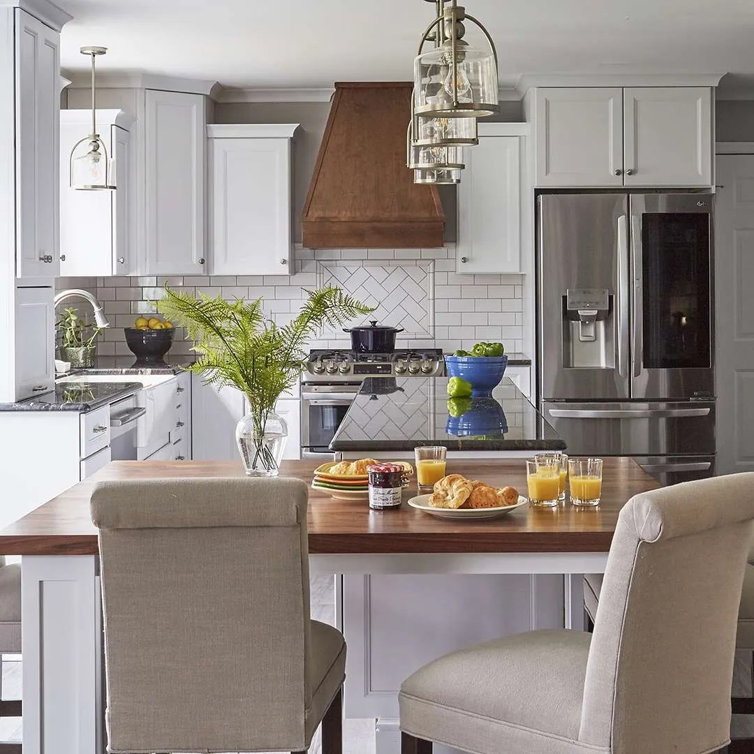 Bright and modern kitchen