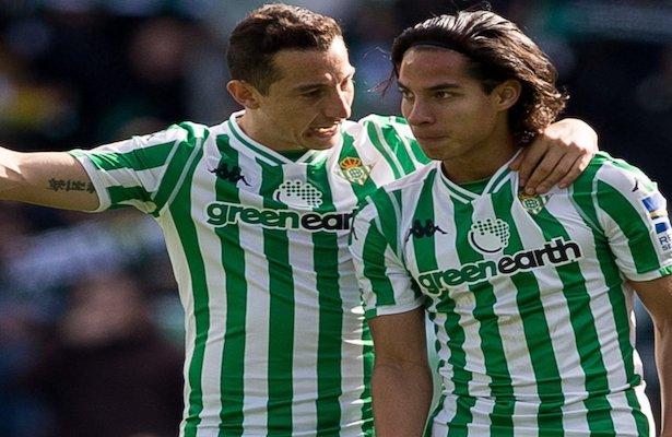 Guardado anotó con el Betis