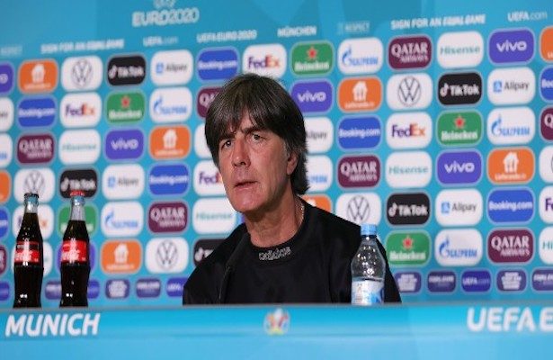Löw habla de variantes