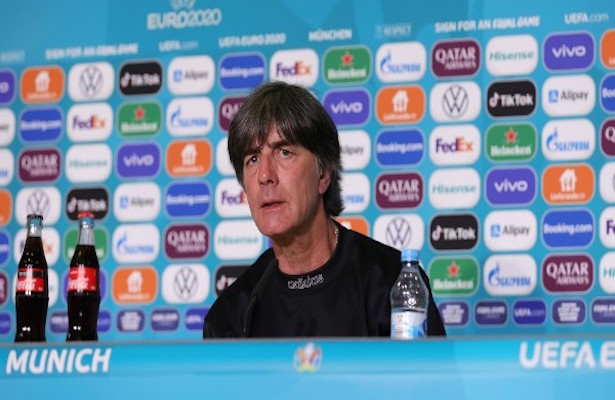 Löw habla de variantes
