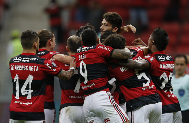 Flamengo sigue en camino