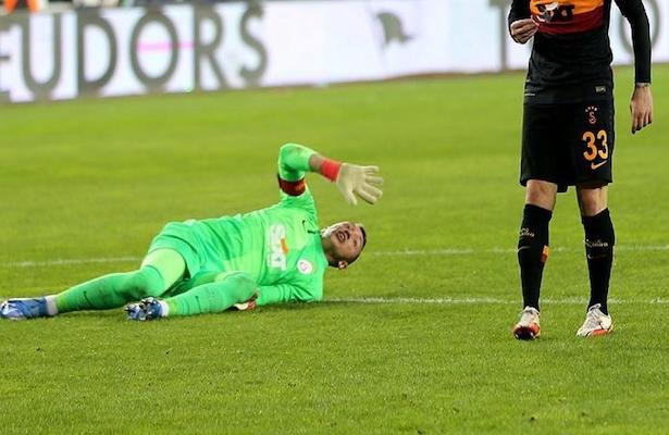 Muslera sufre una nueva lesión