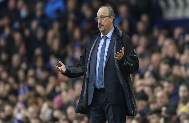 Benítez se despidió de la afición