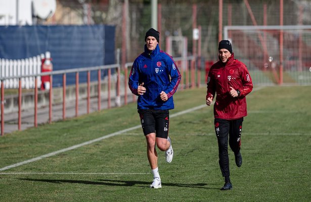 Neuer se recupera de su operación