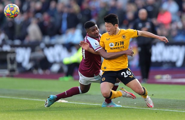 Raúl Jiménez no pudo ante el West Ham