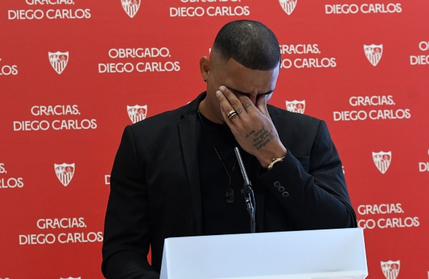 Diego Carlos se fue de Sevilla