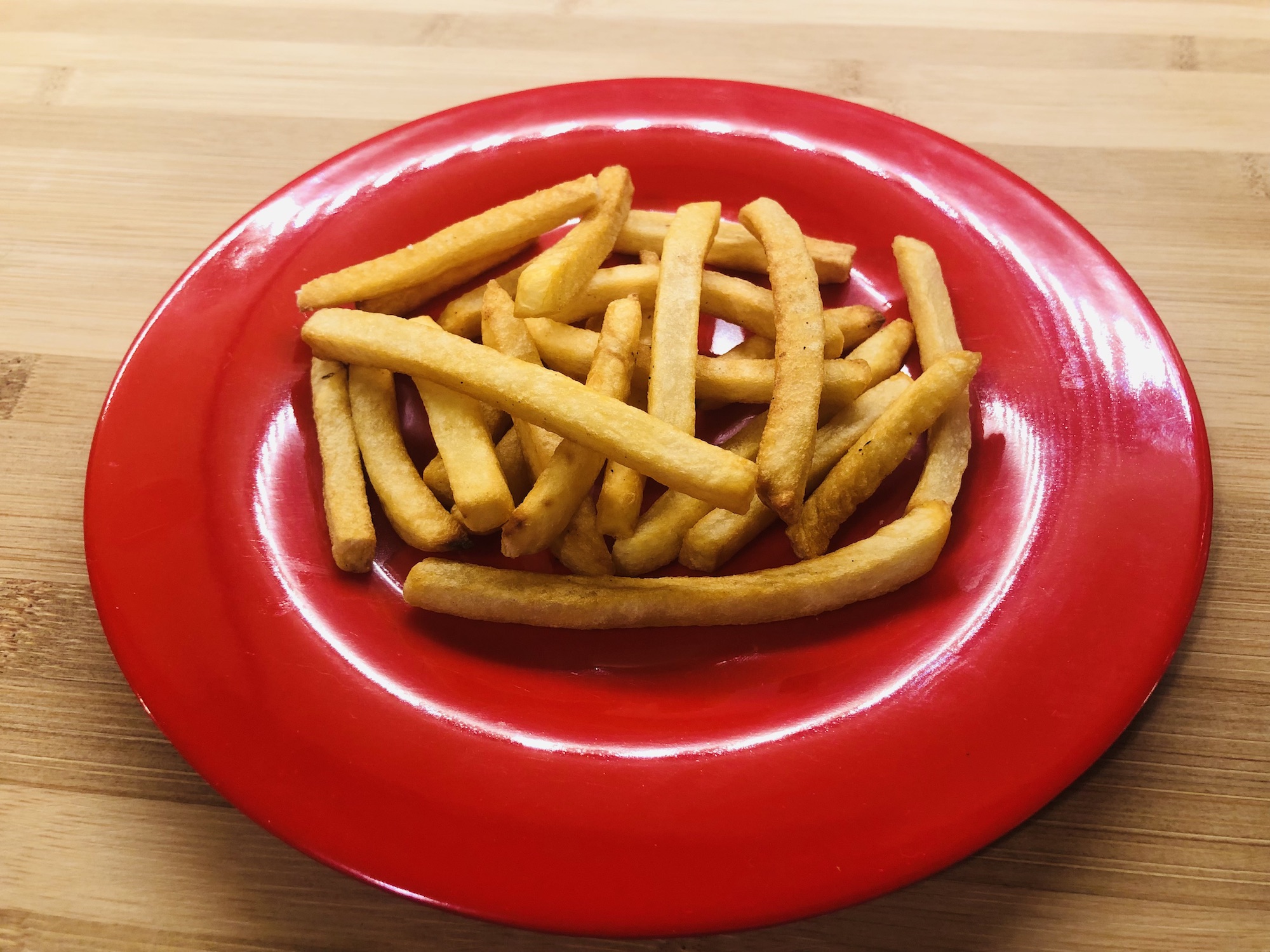 Fried potatoes with garlic sauce