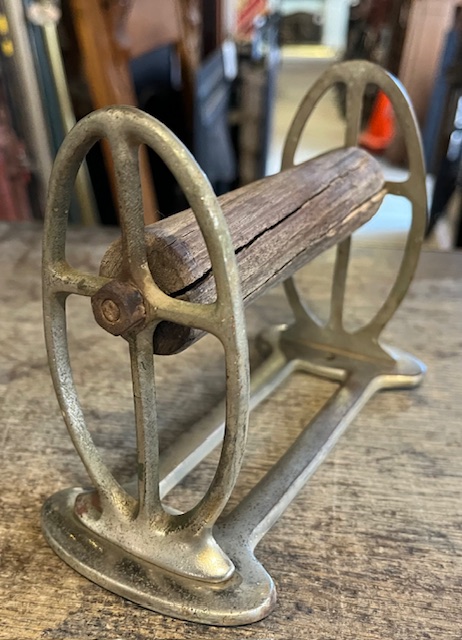 Rustic Art Deco nickel toilet roll holder, 17cm W x 12cm projection (H731) $30 salvaged vintage recycled, demolition, reproduction, restoration, home renovation secondhand, used , original, old, reclaimed, heritage, antique, victorian, art nouveau edwardian georgian art deco
