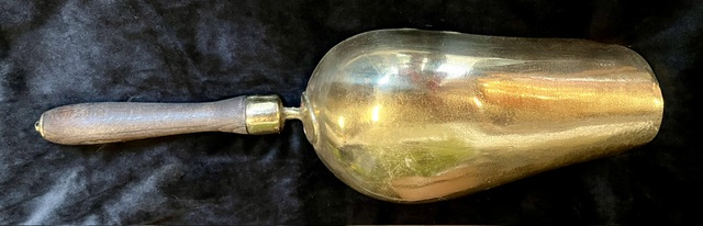 Rear of generous sized polished brass coal/pine cone deep scoop with timber handle, 42cm long x 12 cm W (F465) $175 salvaged vintage recycled, demolition, reproduction, restoration, home renovation secondhand, used , original, old, reclaimed, heritage, antique, victorian, art nouveau edwardian georgian art deco