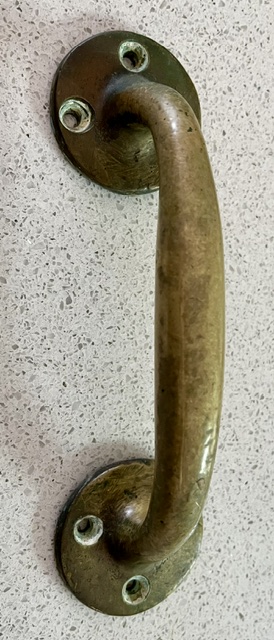 Hefty vintage brass pull handle, 175mm H x 45mm projection (H784) $65 salvaged vintage recycled, demolition, reproduction, restoration, home renovation secondhand, used , original, old, reclaimed, heritage, antique, victorian, art nouveau edwardian georgian art deco