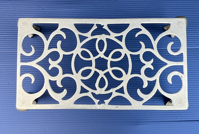Detail of brass trivet, W 245 x D 135 x H 85mm (F485) $45 salvaged vintage recycled, demolition, reproduction, restoration, home renovation secondhand, used , original, old, reclaimed, heritage, antique, victorian, art nouveau edwardian georgian art deco