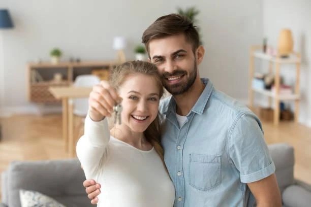 Can someone live with you without being on the lease?