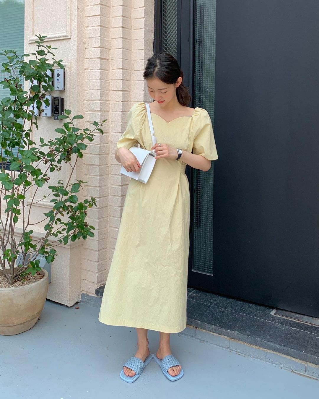 Chic ways to wear yellow for summer outfit