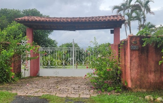 Condomínio Fechado