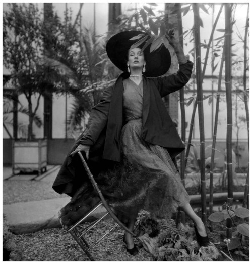 ROBE DU SOIR. MANTEAU