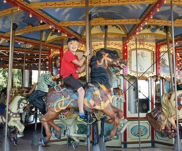 Attraction-Heritage Train and Carousel