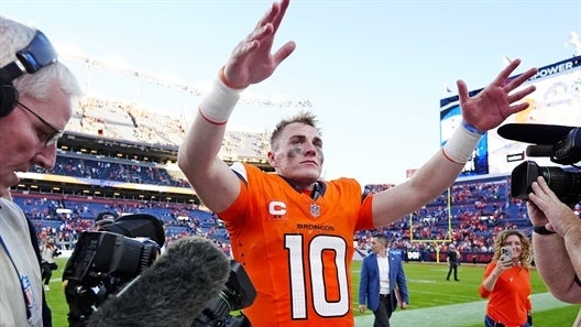 Bo Nix drops 31 points in leading Mercer Mustangs to victory